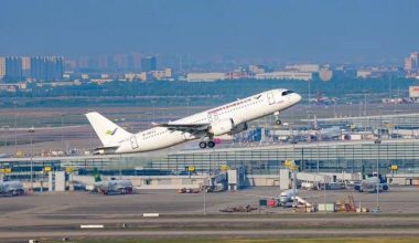 Κίνα: Απογειώθηκε για την «παρθενική» του πτήση το C919 – Το πρώτο επιβατικό αεροσκάφος μέσων αποστάσεων (βίντεο)