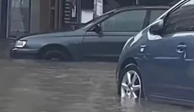 «Άνοιξαν» οι ουρανοί στη Θεσσαλονίκη – Πλημμύρες από καταρρακτώδη βροχή (βίντεο)