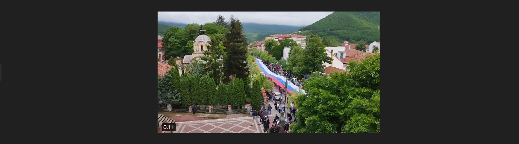 Κόσοβο: Σέρβοι πολίτες συγκεντρώθηκαν σήμερα μπροστά από το κτίριο του δήμου Σβετσάν