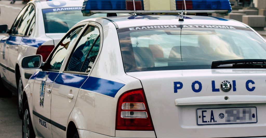 Ηράκλειο: Συνελήφθησαν τρεις έφηβες που έκλεψαν ρούχα αξίας 400 ευρώ από κατάστημα