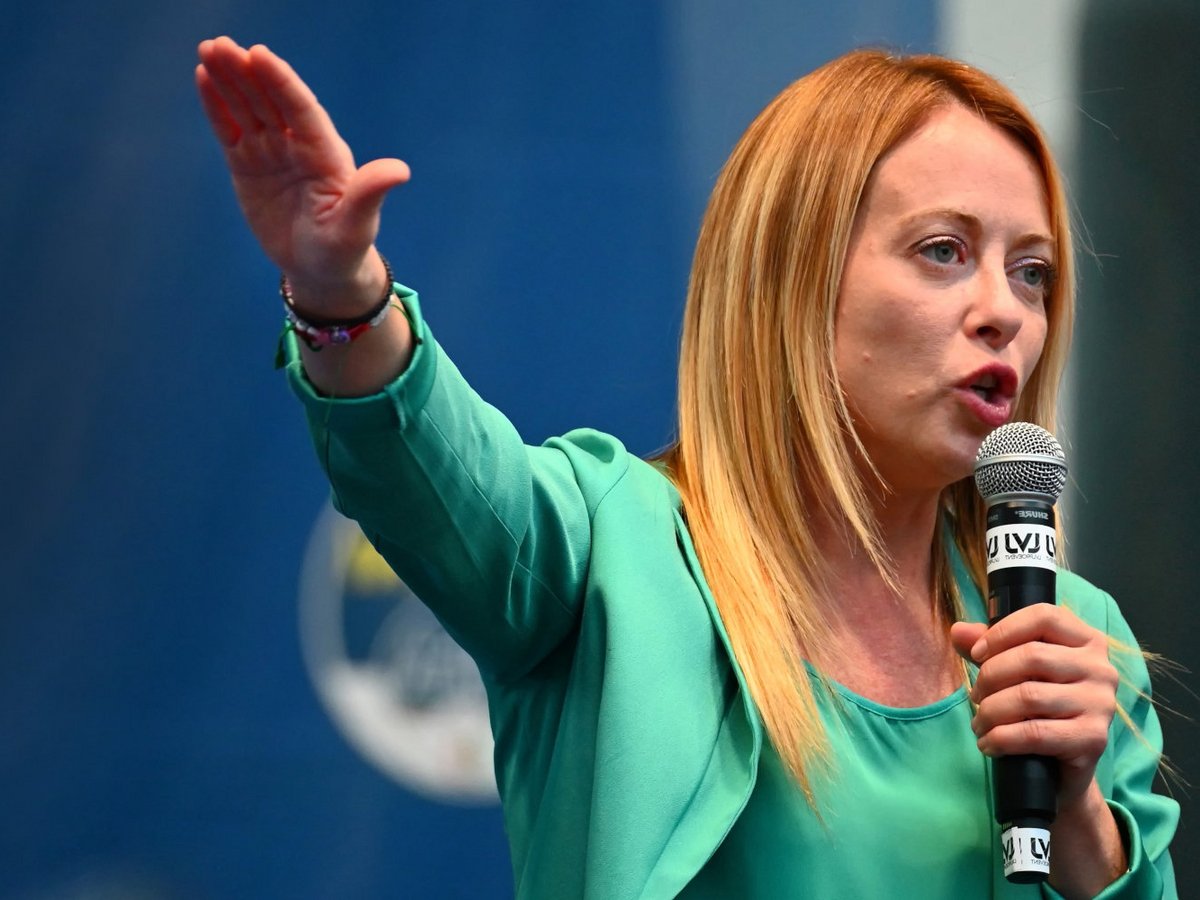 Ιταλία: H T.Mελόνι αρνείται ότι γίνονται υποκλοπές επικοινωνιών δημοσιογράφων και πολιτικών