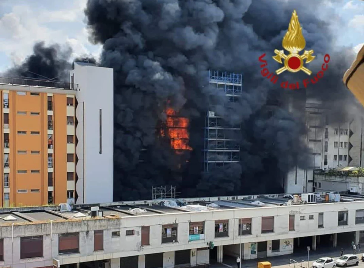 Ιταλία: Φωτιά σε κτίριο μετά από έκρηξη στο κέντρο της Ρώμης – Μια νεκρή και τουλάχιστον 17 τραυματίες (βίντεο) (upd)