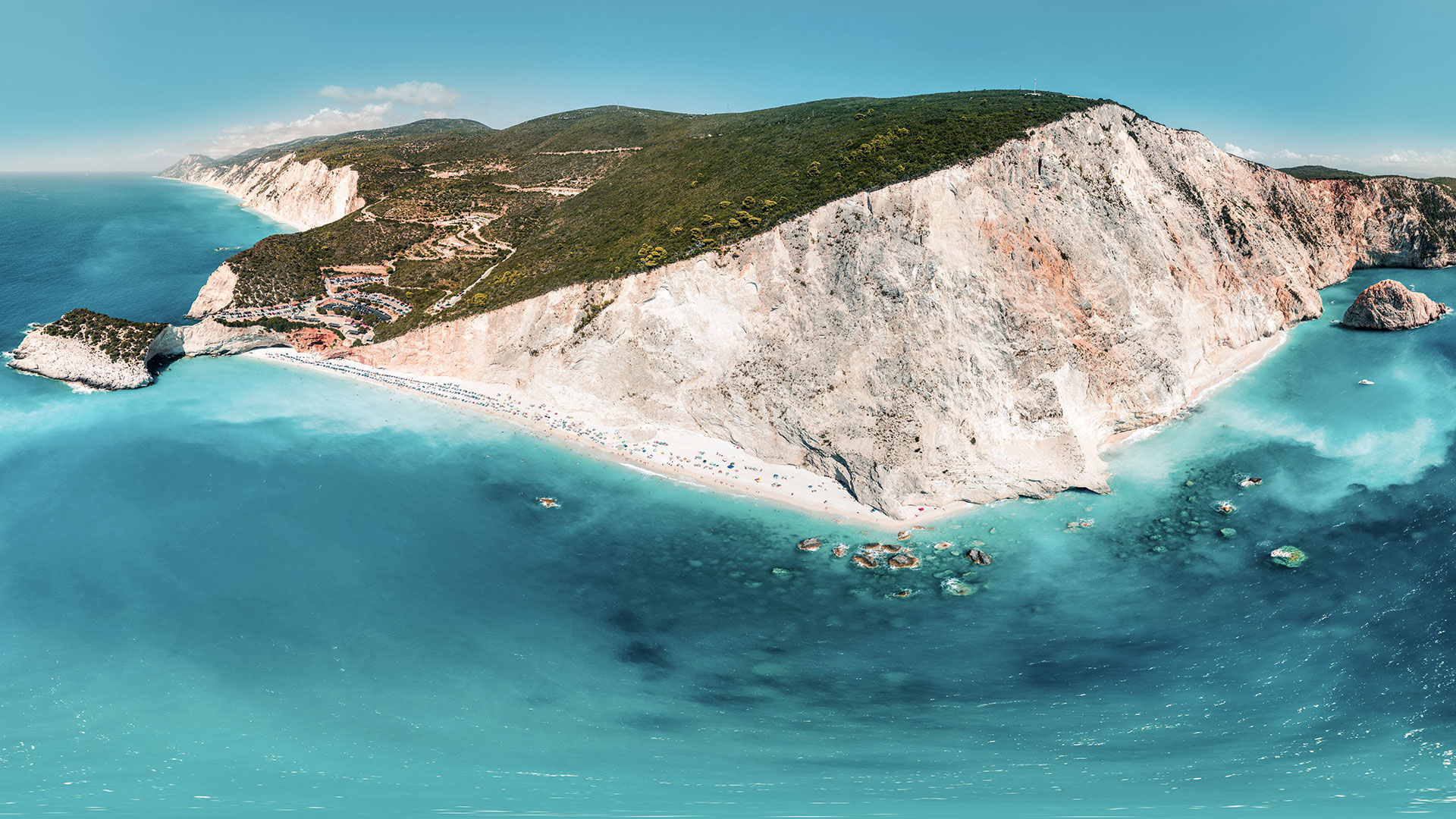 Αυτές είναι οι καλύτερες παραλίες της Λευκάδας με κρυστάλλινα γαλαζοπράσινα νερά και ατελείωτες αμμουδιές
