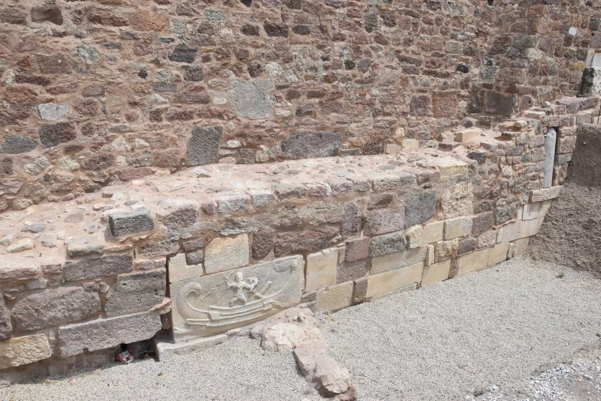 Μυτιλήνη: Αποκαλύφθηκαν τμήματα από τα αρχαία τείχη μετά από ανασκαφές και έργα 8 ετών