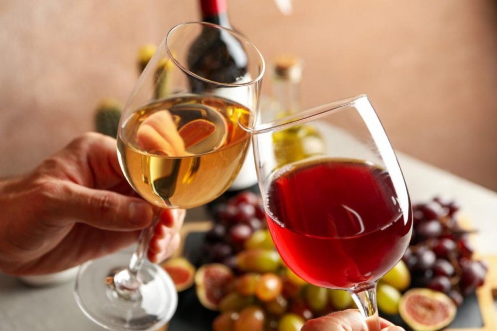 Λευκό ή κόκκινο κρασί; – Πόσες θερμίδες έχει το καθένα;
