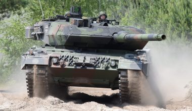 Ουκρανικό Leopard-2 κινείται με υψηλή ταχύτητα (βίντεο)