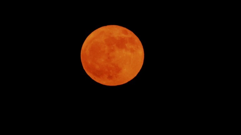 Πανσέληνος: Ορατό σε λίγες ώρες το «Φεγγάρι της Φράουλας» – Από πού πήρε το όνομά του