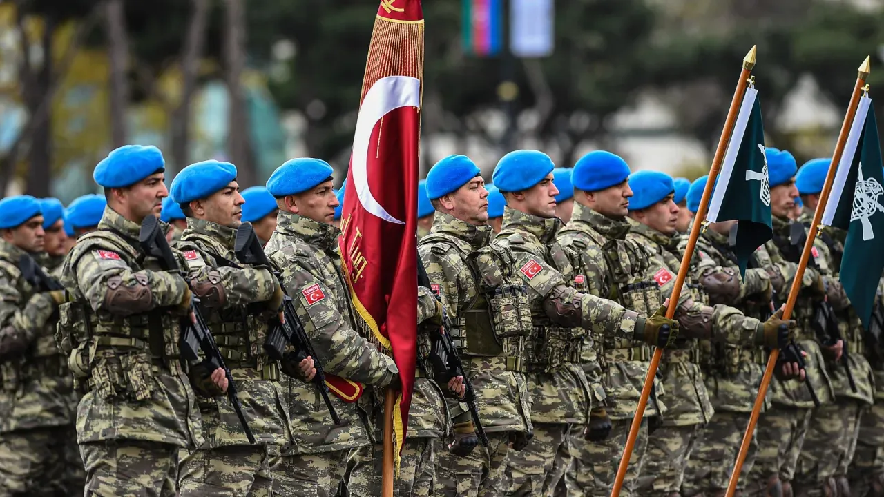 Παίζει με τη «φωτιά» η Άγκυρα: «Οι πρώτοι ηρωικοί μας στρατιώτες αναχώρησαν για το Κοσσυφοπέδιο»!