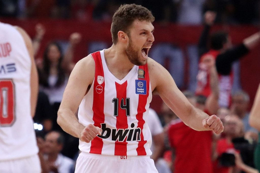 Ο Ολυμπιακός «λύγισε» τον Παναθηναϊκό στον πρώτο τελικό της Basket League (73-70)