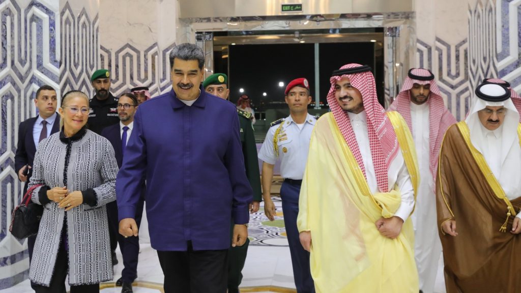 Στη Σαουδική Αραβία ο πρόεδρος της Βενεζουέλας Ν.Μαδούρο – Με ποιους θα συναντηθεί (φώτο)
