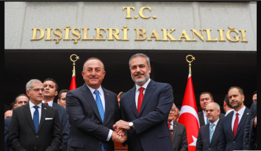 Τουρκία: Αλλαγή σκυτάλης στο υπουργείο Εξωτερικών – «Θα κάνω ό,τι καλύτερο μπορώ για την ειρήνη»