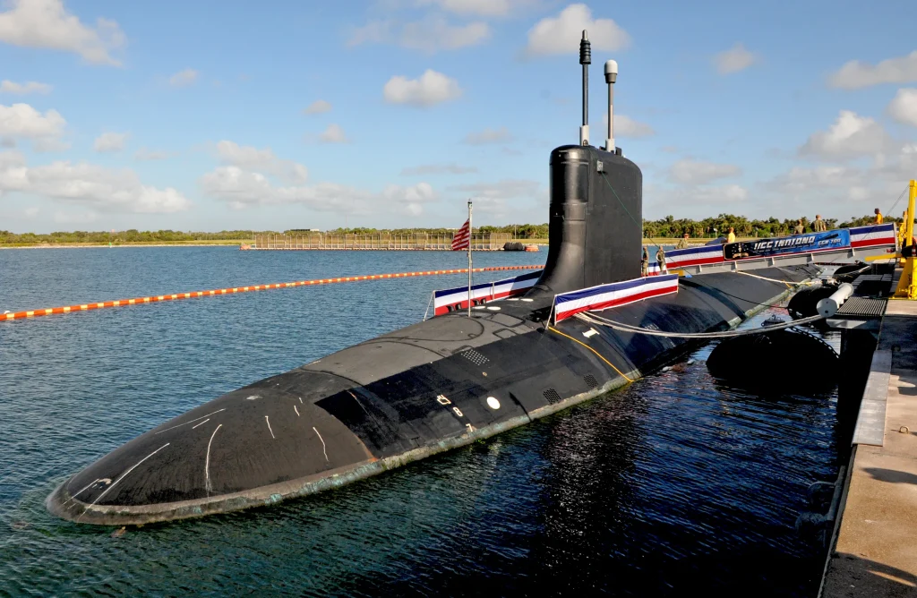 Εικόνες μέσα από το υπερσύγχρονο αμερικανικό πυρηνικό υποβρύχιο “USS Indiana”