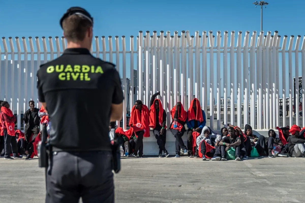 Ισπανία: Υψηλόβαθμος συνοριοφύλακας μοίραζε… ρεπό σε αστυνομικούς που συλλάμβαναν παράνομους μετανάστες