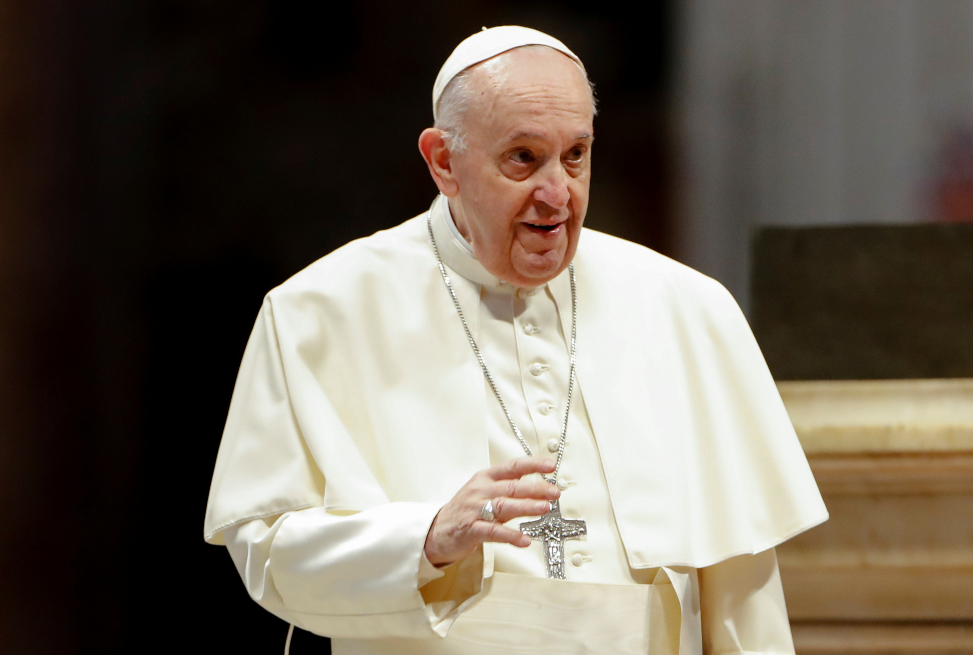 Στο νοσοκομείο για άμεση χειρουργική επέμβαση ο Πάπας Φραγκίσκος – Θα κάνει εντερική απόφραξη