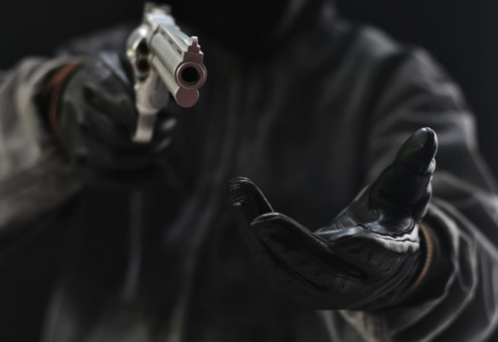 Τρόμος για οικογένεια στη Νέα Ιωνία: Ένοπλοι ληστές εισέβαλαν στο σπίτι τους – Κράτησαν ομήρους μητέρα και κόρη