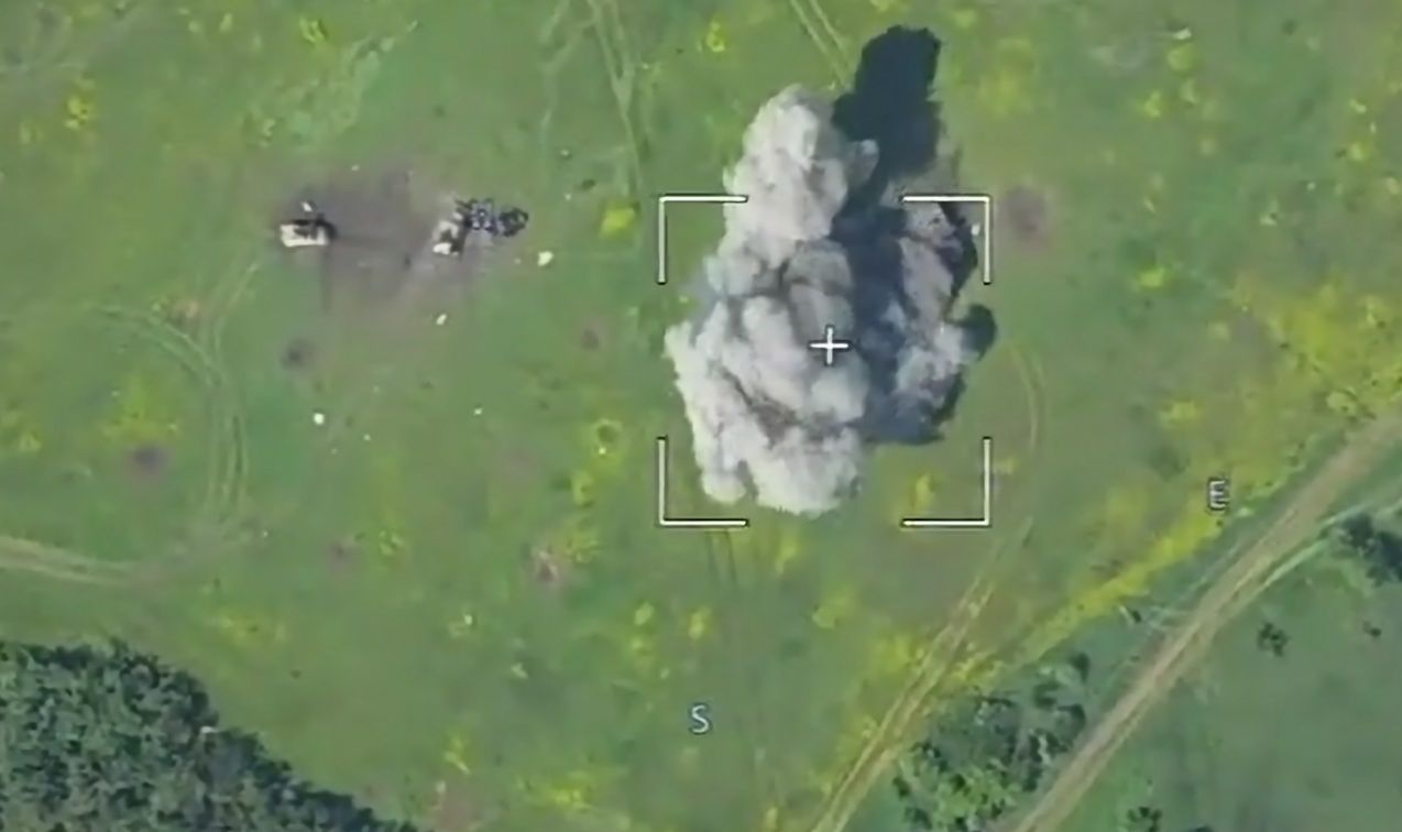 Βίντεο από την ουκρανική αντεπίθεση στη Ζαπορίζια: Η στιγμή που οι Ρώσοι βομβαρδίζουν άρματα μάχης
