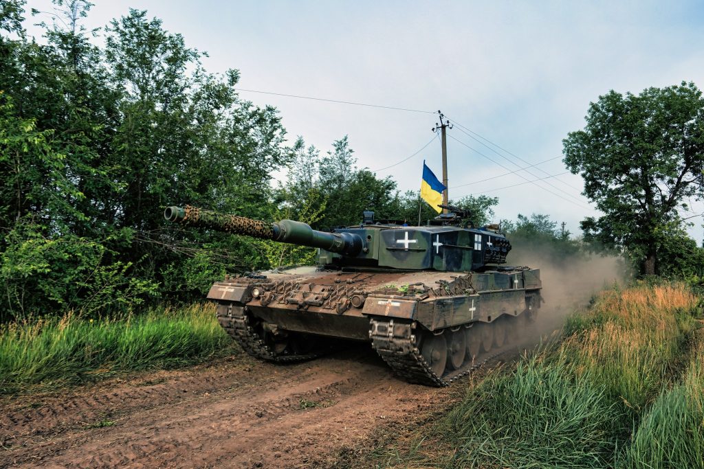 Μπήκαν και τα γερμανικά άρματα Leopard-2 στην μάχη για να σώσουν την ουκρανική επίθεση στην Ζαπορίζια! «Τώρα προχωρούν τα γερμανικά άρματα!»
