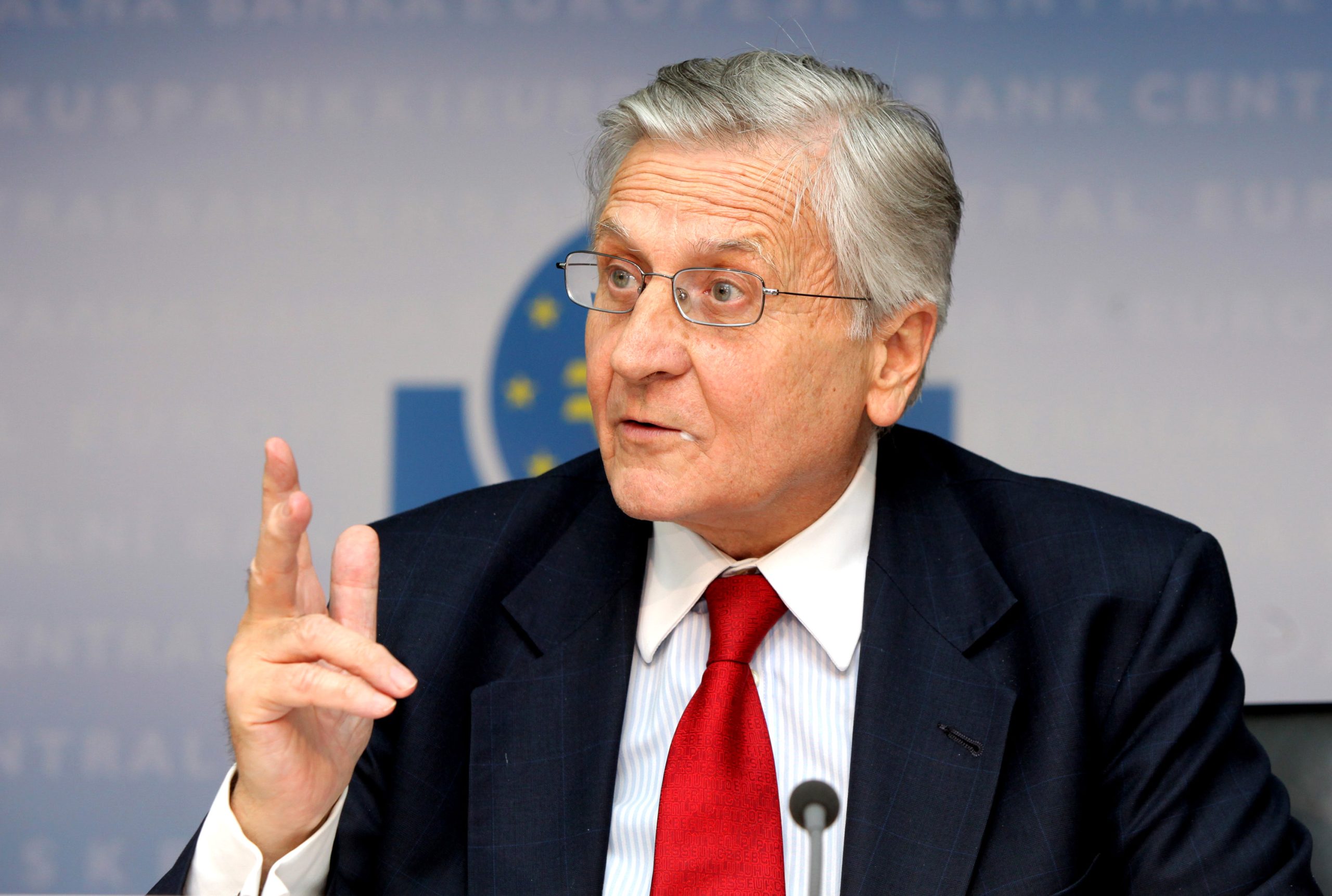 Πρώην πρόεδρος της ΕΚΤ: Κρούει τον κώδωνα του κινδύνου για τη δημοσιονομική κατάσταση της Γαλλίας