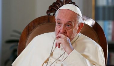 Ο πάπας Φραγκίσκος παραμένει στο νοσοκομείο – Ακύρωσε όλες τις συναντήσεις του έως τις 18 Ιουνίου