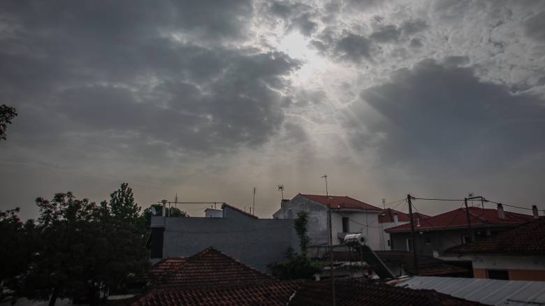 Καιρός: Βροχές σήμερα στη Βόρεια Ελλάδα – Θα ξεπεράσει τους 30 βαθμούς η θερμοκρασία