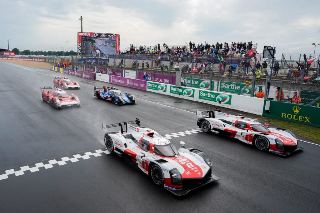 Λε Μαν: Το ένα ατύχημα μετά το άλλο στο ξεκίνημα του αγώνα ράλι