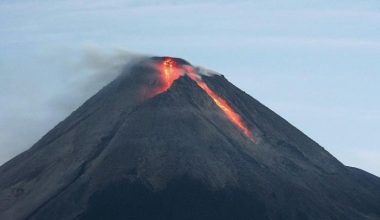Ιταλία: Eπιστήμονες προβλέπουν ότι μετά από πέντε αιώνες «ύπνου» είναι ευνοϊκές οι συνθήκες να εκραγεί το ηφαίστειο «Φλεγραία Πεδία»