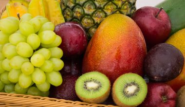 Αυτά τα έξι φρούτα θα σας βοηθήσουν να «ρίξετε» την κοιλιά
