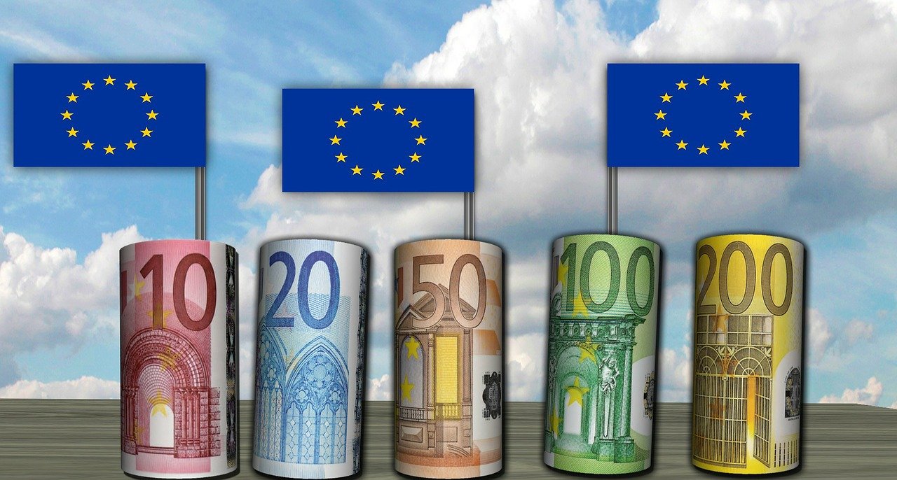 Το πολιτικό διακύβευμα των φετινών εκλογών είναι το πώς και ποιος θα διαχειριστεί τα δισ. ευρώ του Ταμείου Ανάκαμψης