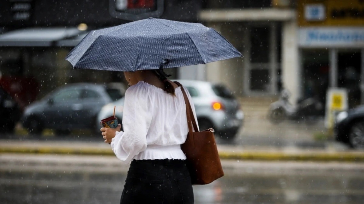 «Χαλάει» ο καιρός αύριο: Σε ποιες περιοχές αναμένονται βροχές – Η πρόγνωση της ΕΜΥ
