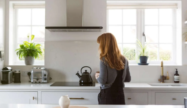Οι 4+1 γρήγοροι τρόποι για να απαλλαγείτε από τις μυρωδιές της κουζίνας