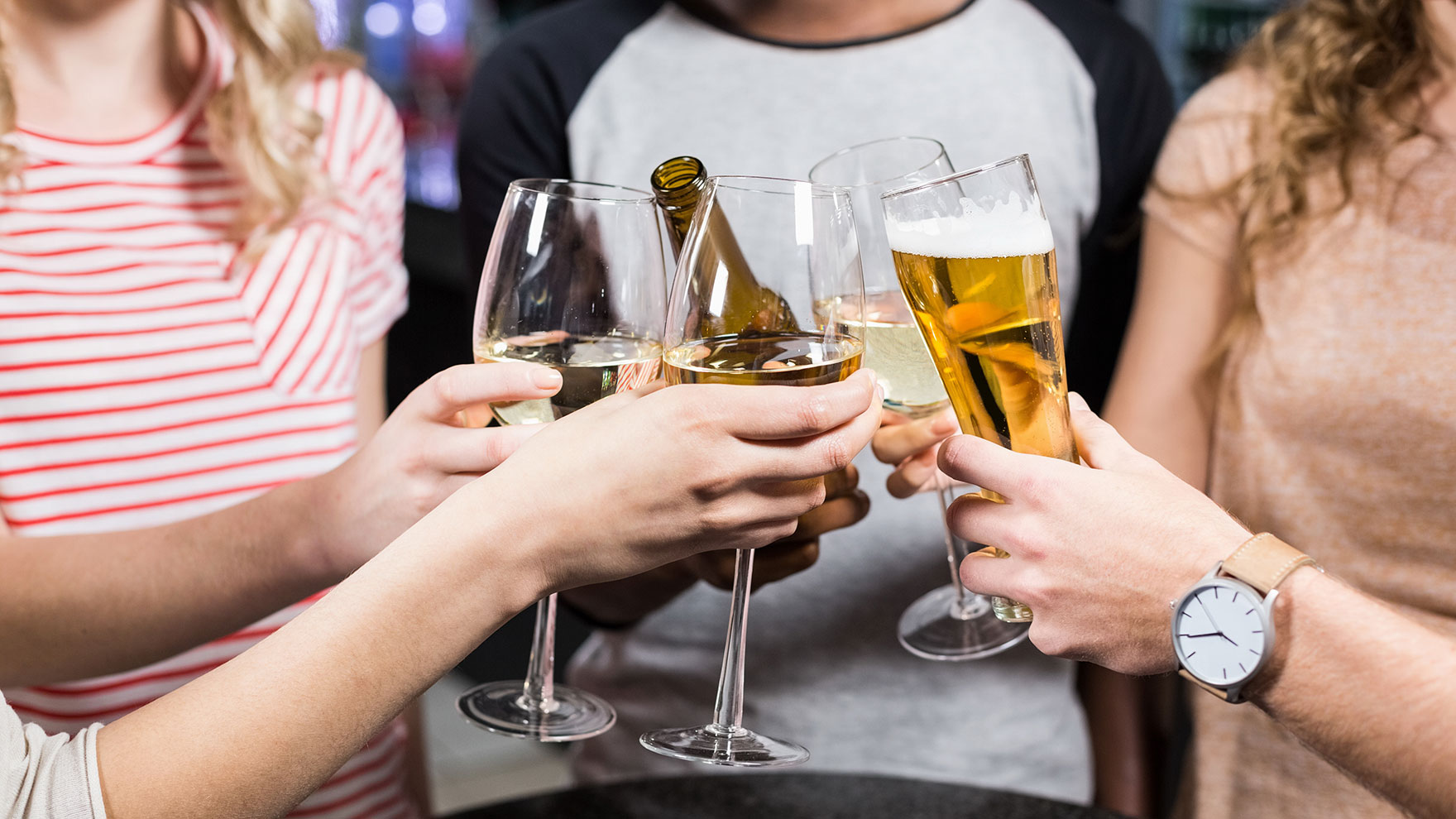 Είναι επικίνδυνη η ανάμειξη αλκοόλ; – Τι συμβαίνει στο σώμα