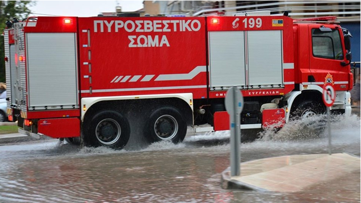 Θεσσαλονίκη: 30 κλήσεις στην Πυροσβεστική για απάντληση υδάτων μετά τις ισχυρές βροχοπτώσεις
