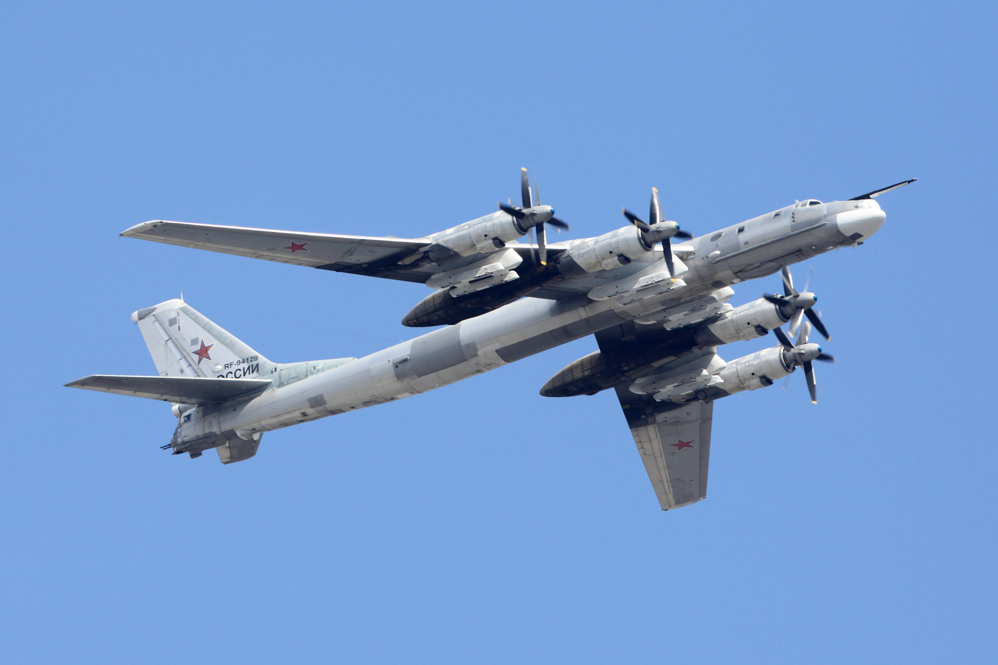 Βίντεο από το ρωσικό χτύπημα των 12 στρατηγικών βομβαρδιστικών Tu-95 – Με πτήση σχηματισμού από το Μουρμάνσκ!