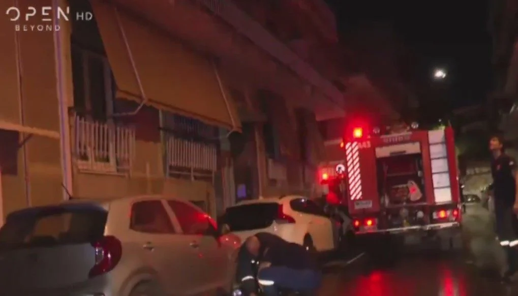 Πετράλωνα: Φωτιά σε διαμέρισμα 3ου ορόφου – Στο νοσοκομείο 15χρονος