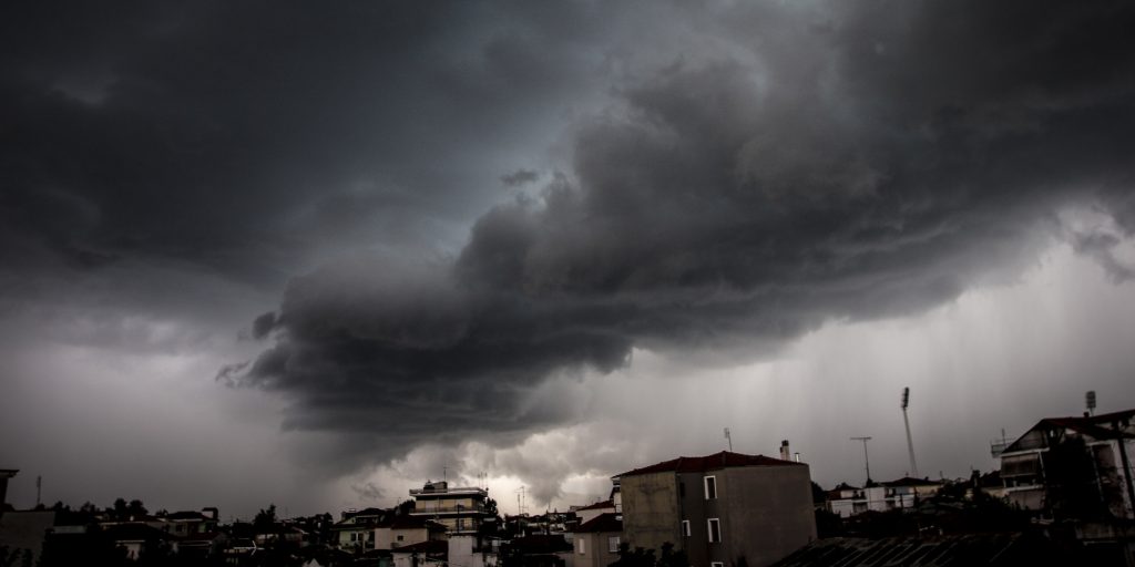 Συνεχίζεται και σήμερα η κακοκαιρία – Το meteo προειδοποιεί για ισχυρές καταιγίδες σε λίγες ώρες