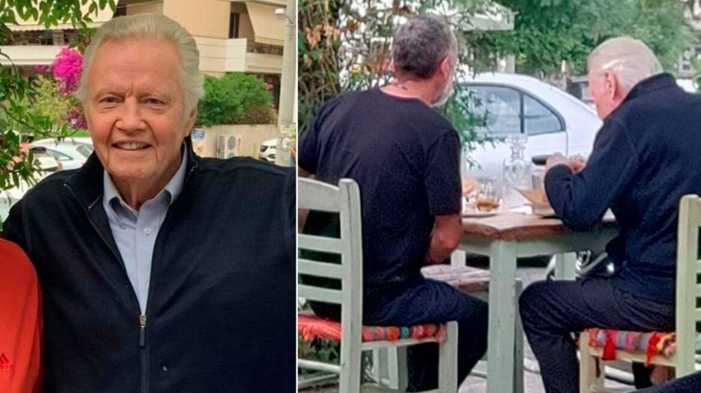 Γιον Βόιτ: Στην Αθήνα ο πατέρας της Αντζελίνα Τζολί – Πήγε για… σουβλάκια στην πλατεία Χαλεπά (φώτο)