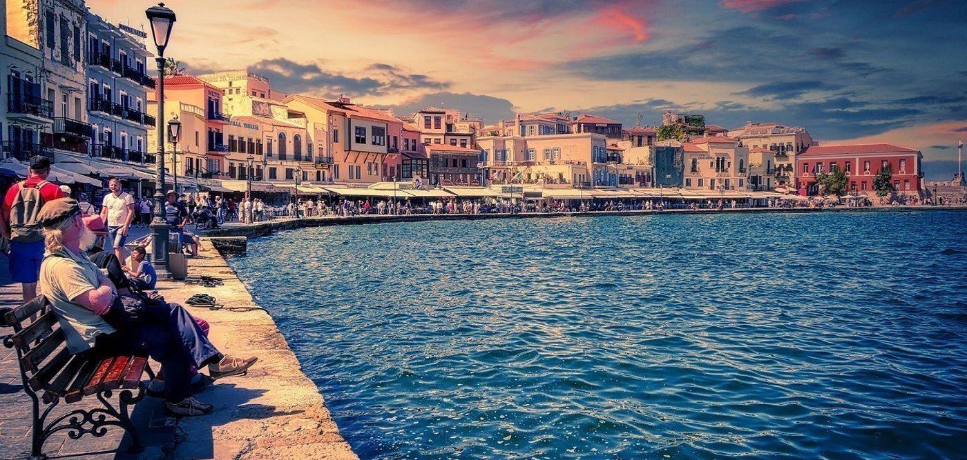 Κρήτη: Τουρίστρια ξύπνησε γυμνή σε ξένο δωμάτιο – Κατηγορεί δυο νεαρούς ομοεθνείς της για βιασμό