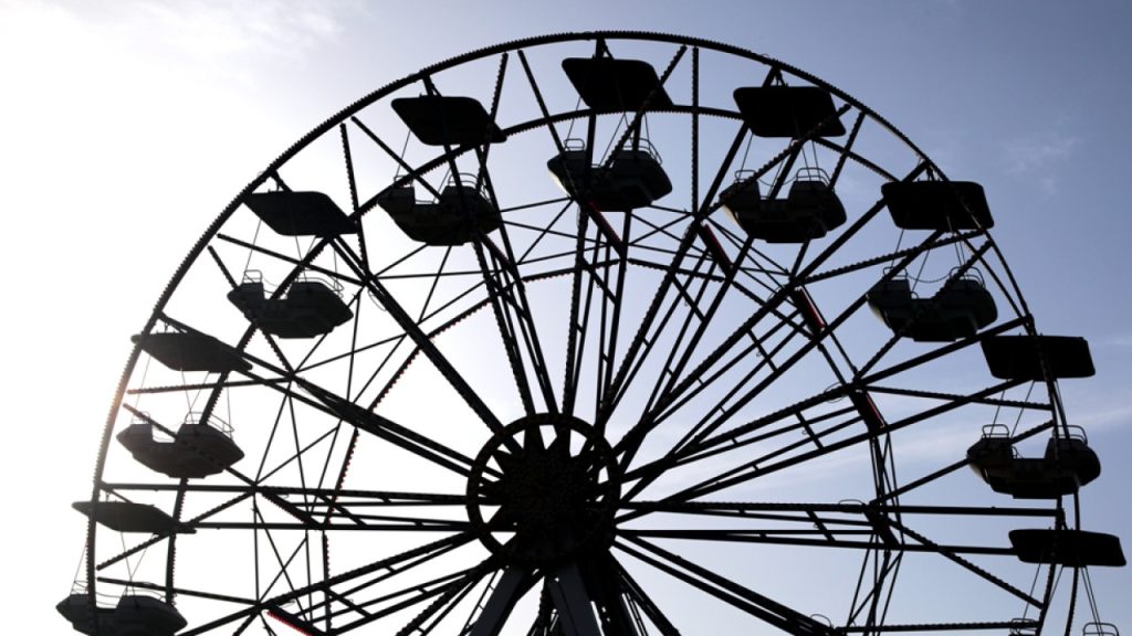 Μοναδικό: Λούνα Παρκ στην Αθήνα λειτουργούσε επί 17 χρόνια χωρίς άδεια!