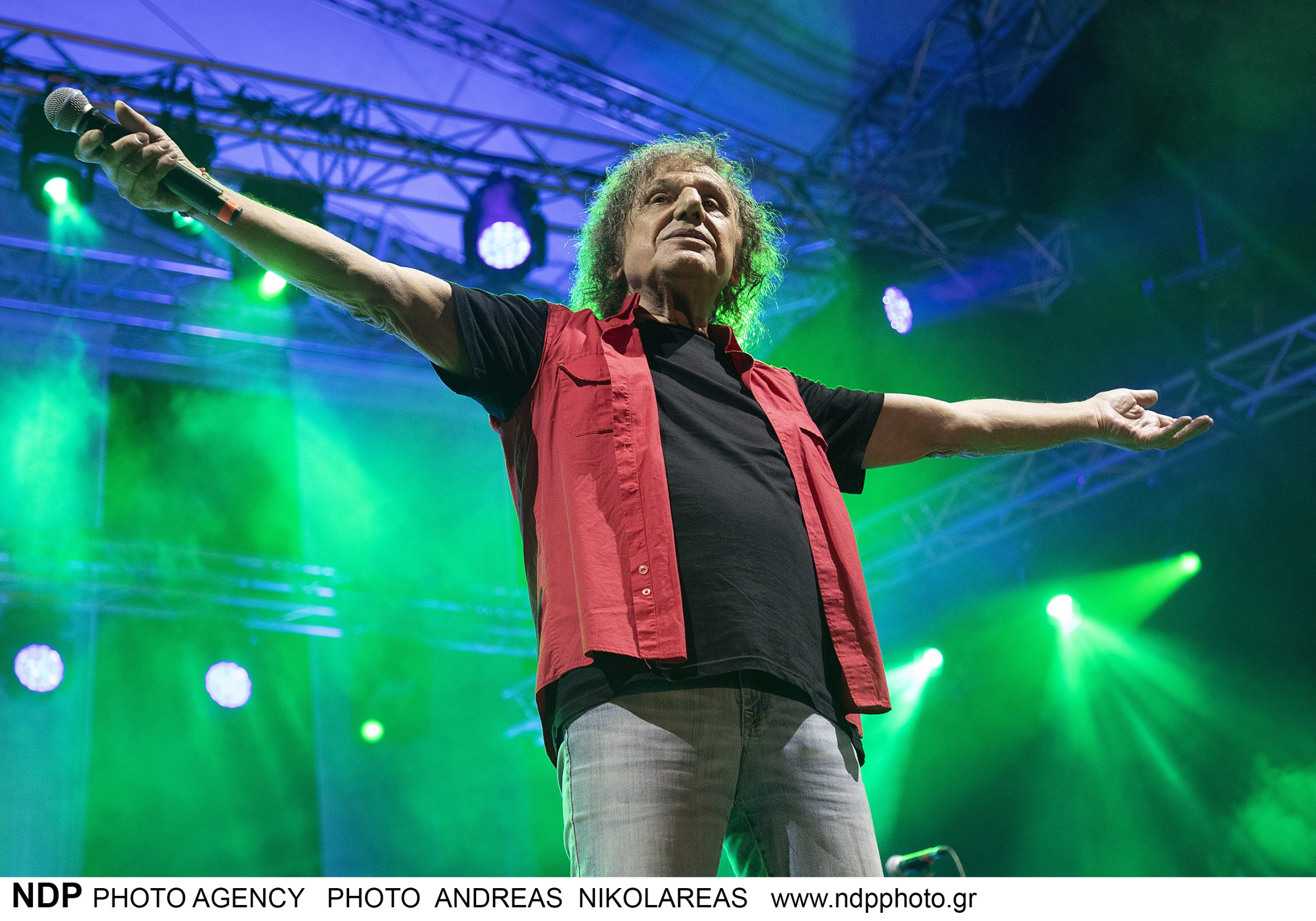 Αποθεώθηκε στο κατάμεστο Καλλιμάρμαρο ο Βασίλης Παπακωνσταντίνου – Δεν «έπεφτε… καρφίτσα»! (φώτο)