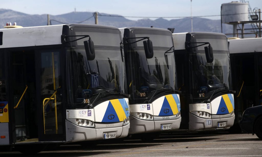 Πεύκη: Οδηγός οχήματος άρχισε να βρίζει και να χτυπά τις πόρτες λεωφορείου