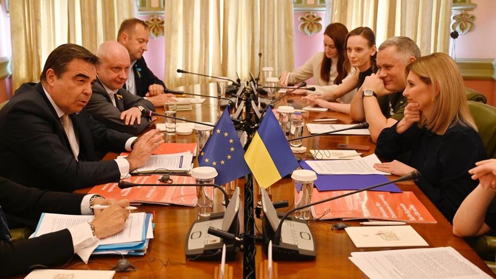 Στο Κίεβο ο Μ. Σχοινάς για ενίσχυση της συνεργασίας ΕΕ-Ουκρανίας
