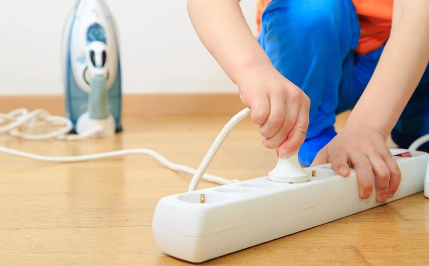 Ηλεκτρισμός: Οι μεγαλύτεροι κίνδυνοι βρίσκονται στο σπίτι – Ποιοι είναι οι κύριοι ύποπτοι για την πρόκληση πυρκαγιάς