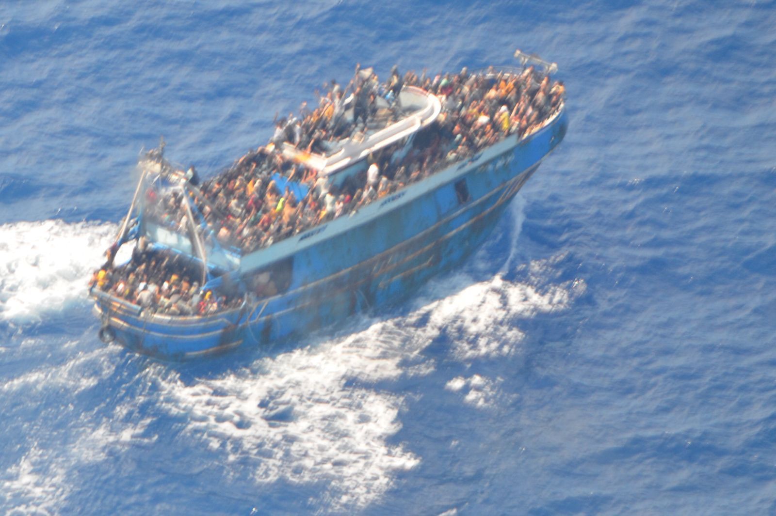 ΛΣ για ναυάγιο στην Πύλο: «Έλυσαν μόνοι τους το σκοινί κι έφυγαν – Δεν ήθελαν βοήθεια»