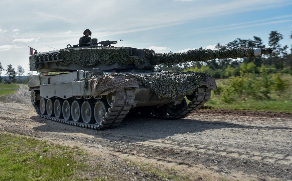 Ανατολική Ουκρανία: Κατεστραμμένο Leopard 2A4 από βολή αντιαρματικού όπλου