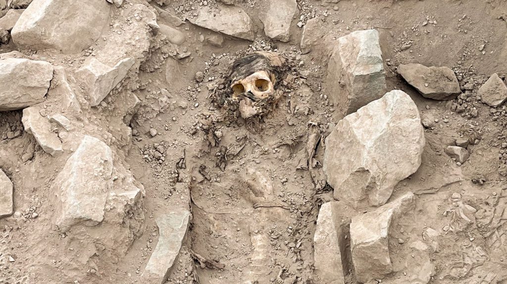 Περού: Φοιτητές ανακάλυψαν μια μούμια 3.000 ετών με μαλλιά