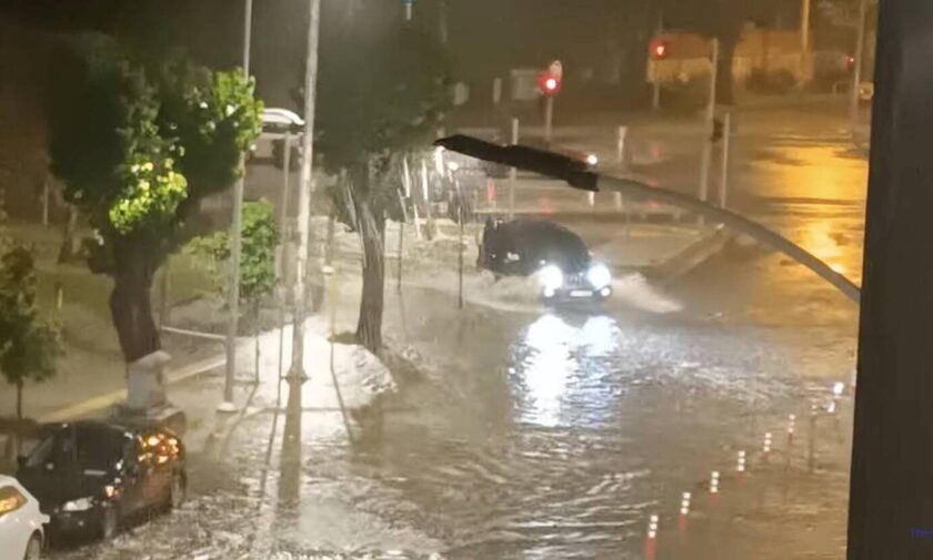 Θεσσαλονίκη: Πλημμύρισαν σπίτια, παρασύρθηκαν αυτοκίνητα, ξεχείλισε ποτάμι – Στο έλεος του Θεού οι κάτοικοι με μία βροχή (upd)
