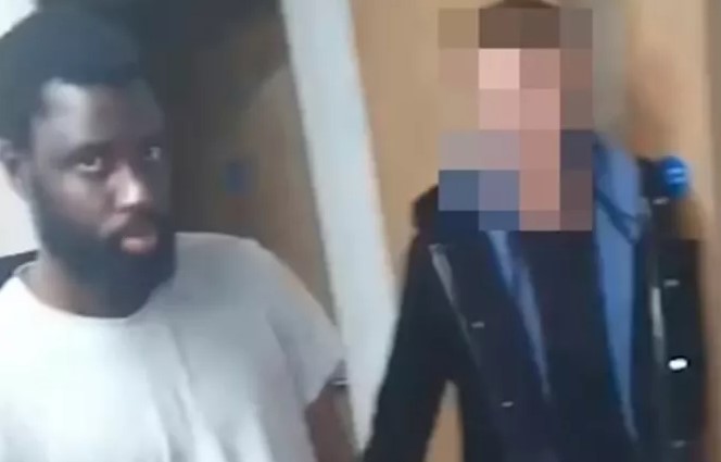 Σοκαριστικό βίντεο: Η στιγμή που ο φερόμενος ως δολοφόνος του Νότιγχαμ κάνει κεφαλοκλείδωμα σε συμφοιτητή του