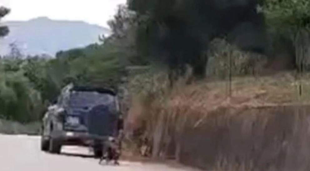 Κτηνωδία στην Ζάκυνθο – Έσερνε κατσίκα με το αυτοκίνητο (βίντεο)