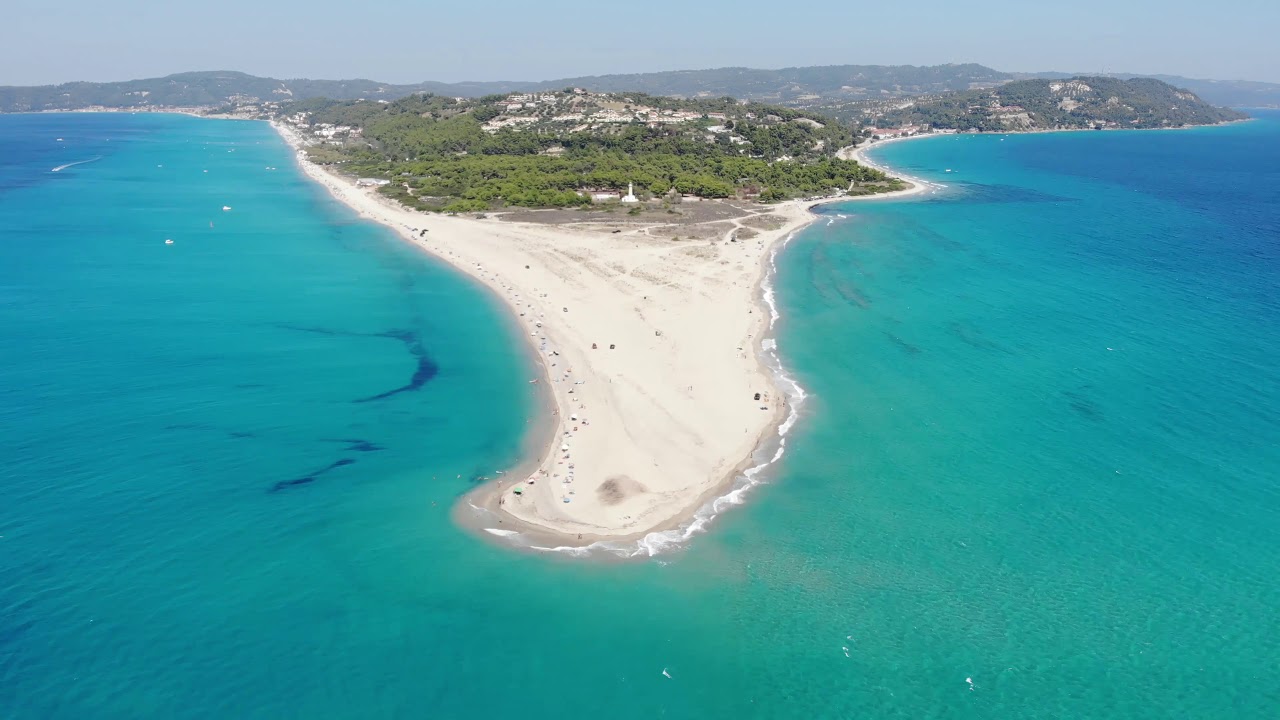 Χαλκιδική: Η μοναδική ελληνική παραλία που αλλάζει σχήμα και.. «εξαφανίζεται» (βίντεο)