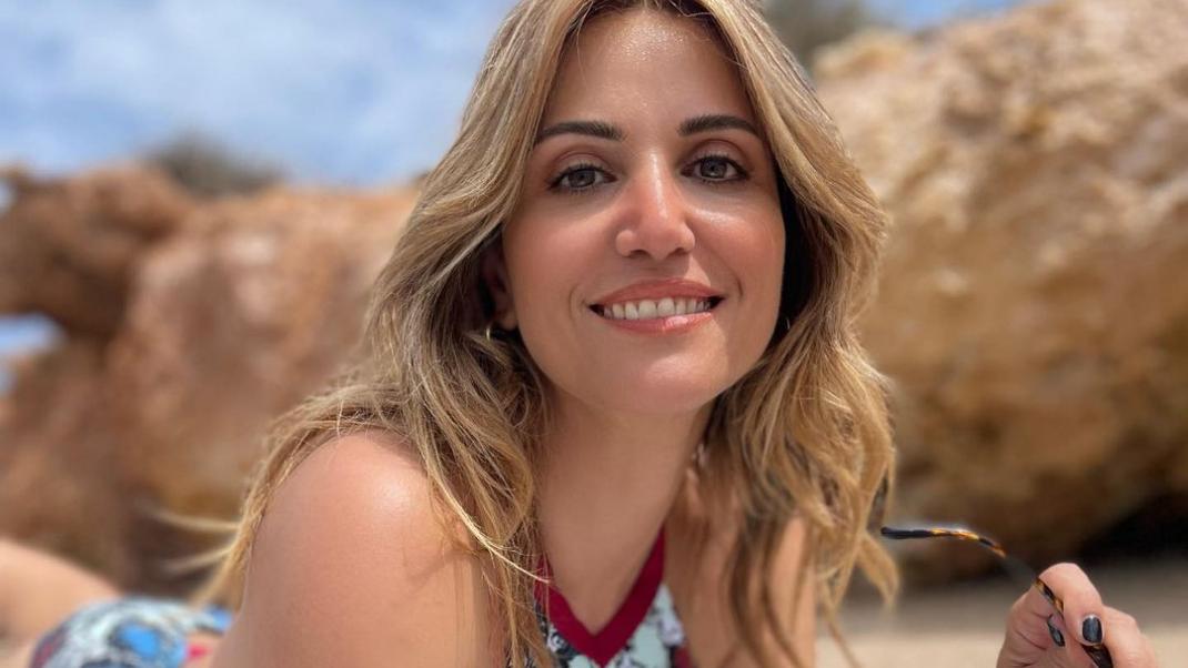 Σ.Παυλίδου: Ποζάρει με ολόσωμο μαγιό με κοψίματα και «ρίχνει» το Instagram (φωτό)